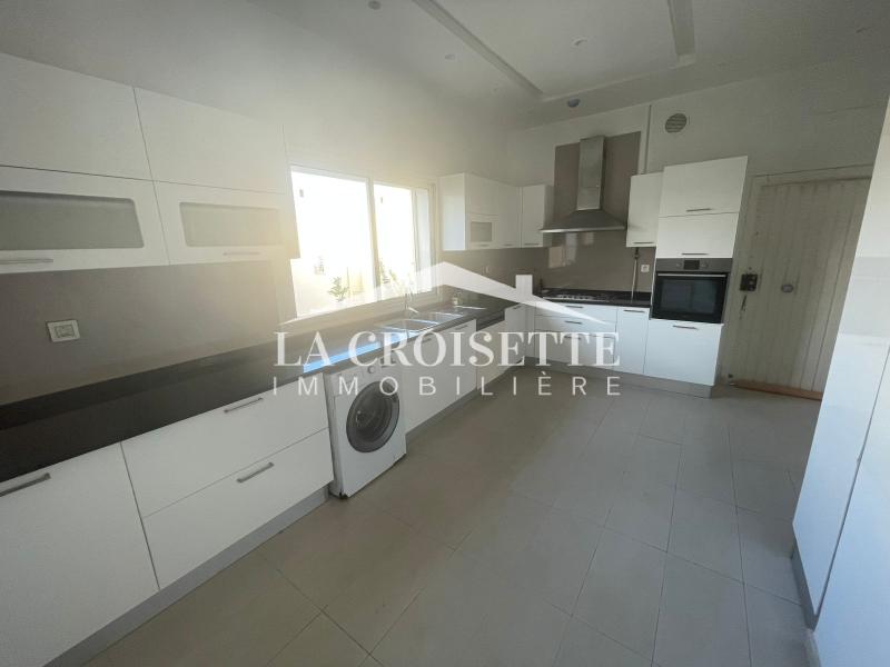 Duplex S+3 avec terrasse à La Marsa
